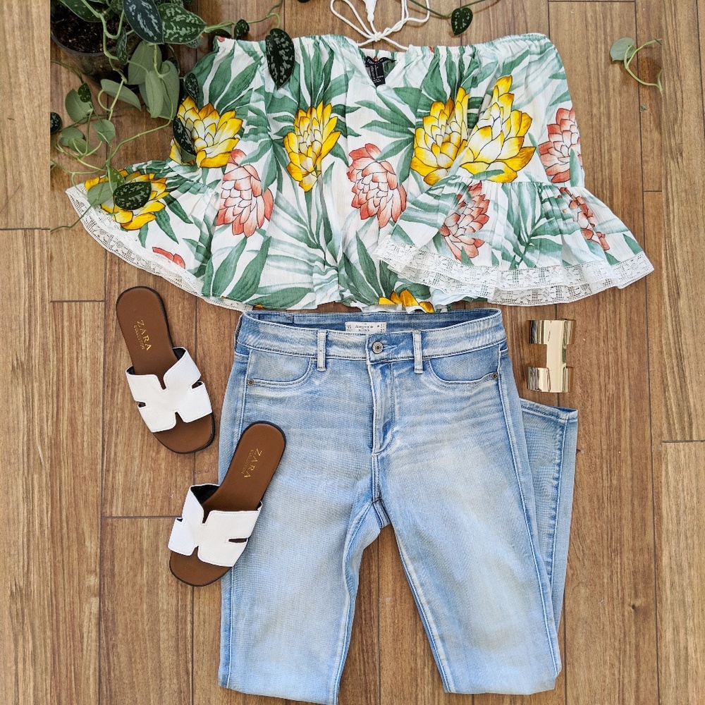 ☀️Tropical Floral Festive Off Shoulder Crop Top SM
